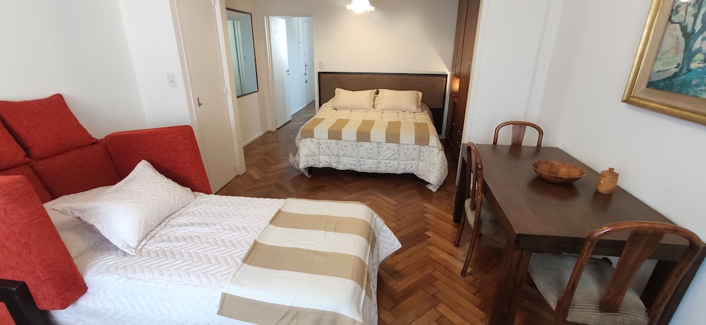 Spacious Studio Near Obelisk Comfort and Style