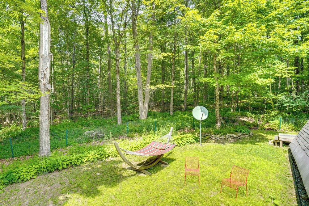 A-frame Cabin w/ Furnished Deck in Becket!