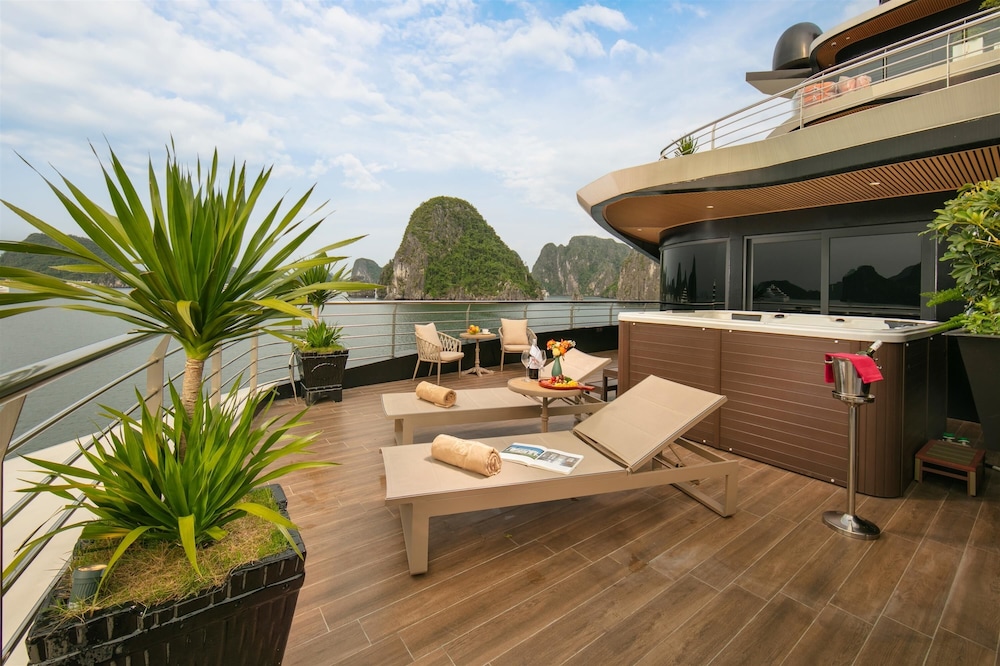 Calista Luxury Cruise