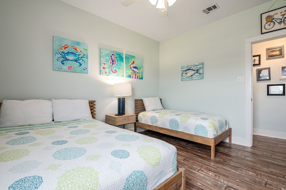 Chillax Inn 3 Bedroom Home by RedAwning