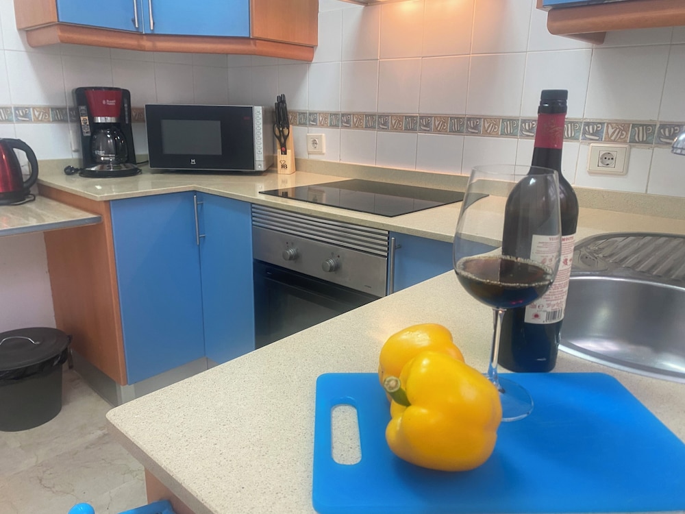New Renovated Family Home Above Swimming Pool!