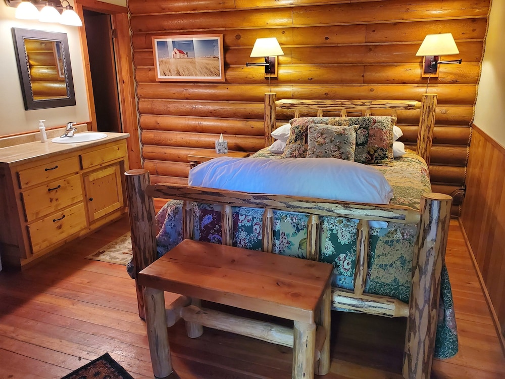 Laughing Horse Lodge
