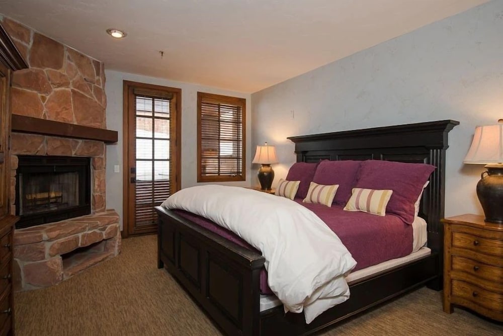 Stag Lodge at Deer Valley Resort - Four Bedroom Residence with Spa #33 4 Condo