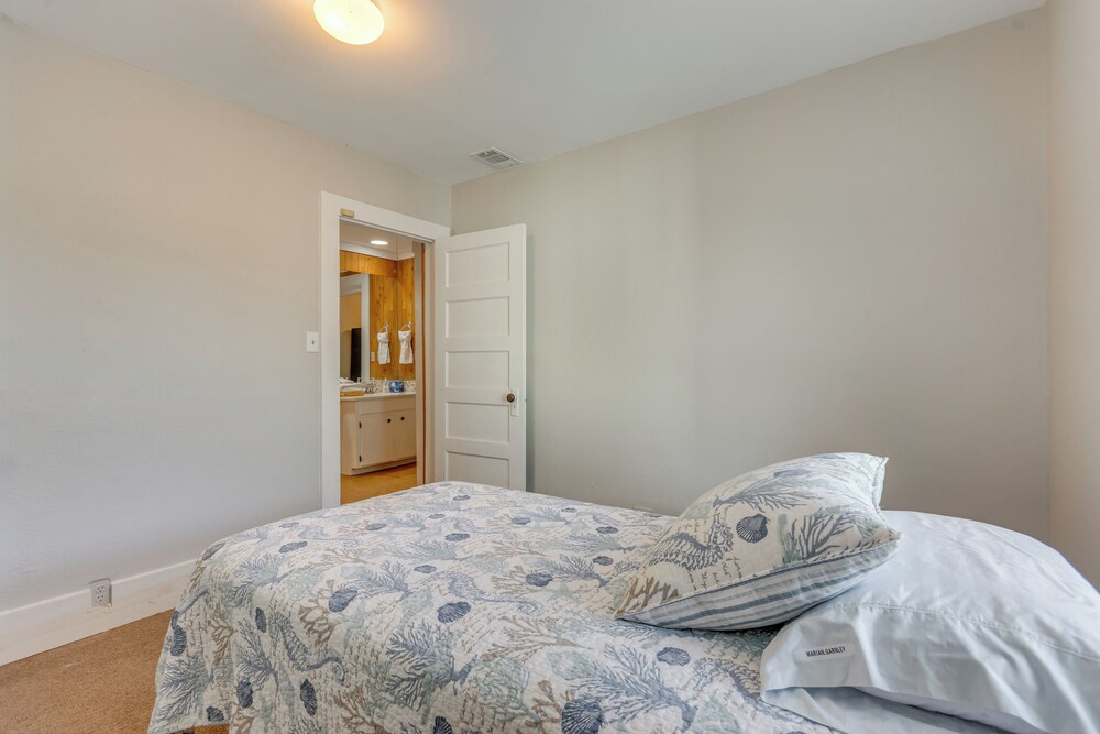 8 Mi to Pensacola Beach: Home w/ Private Pool