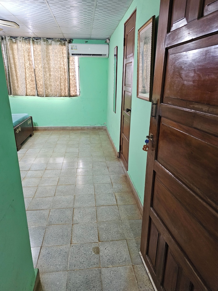Cuartos independientes con baño privado