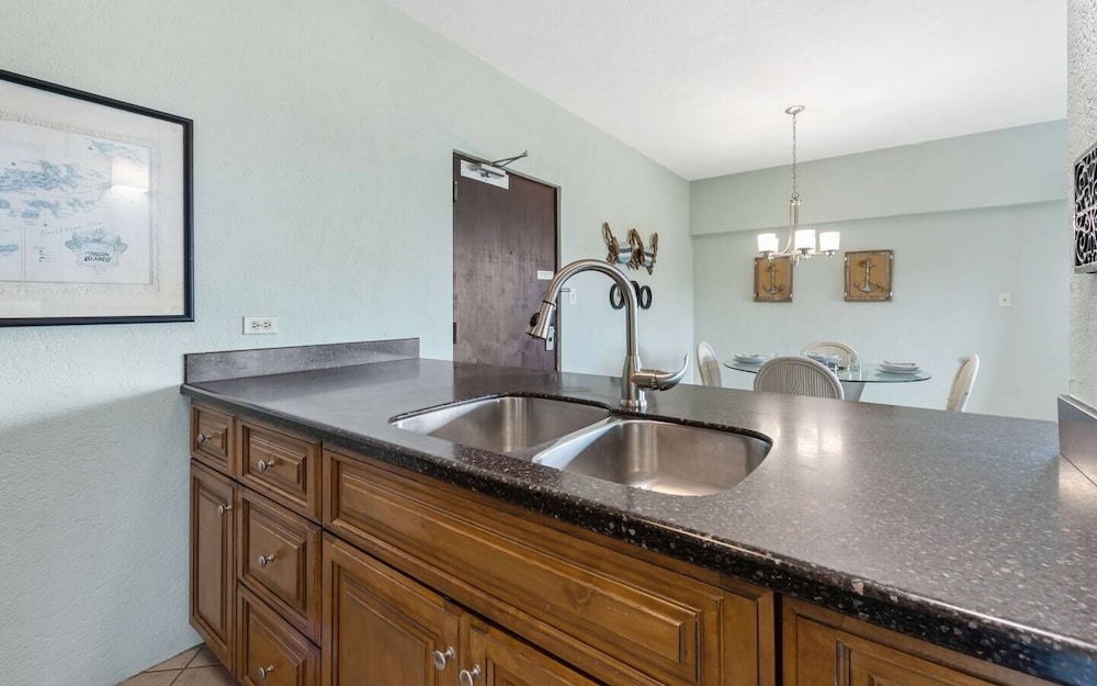 D11 1 Bedroom Condo