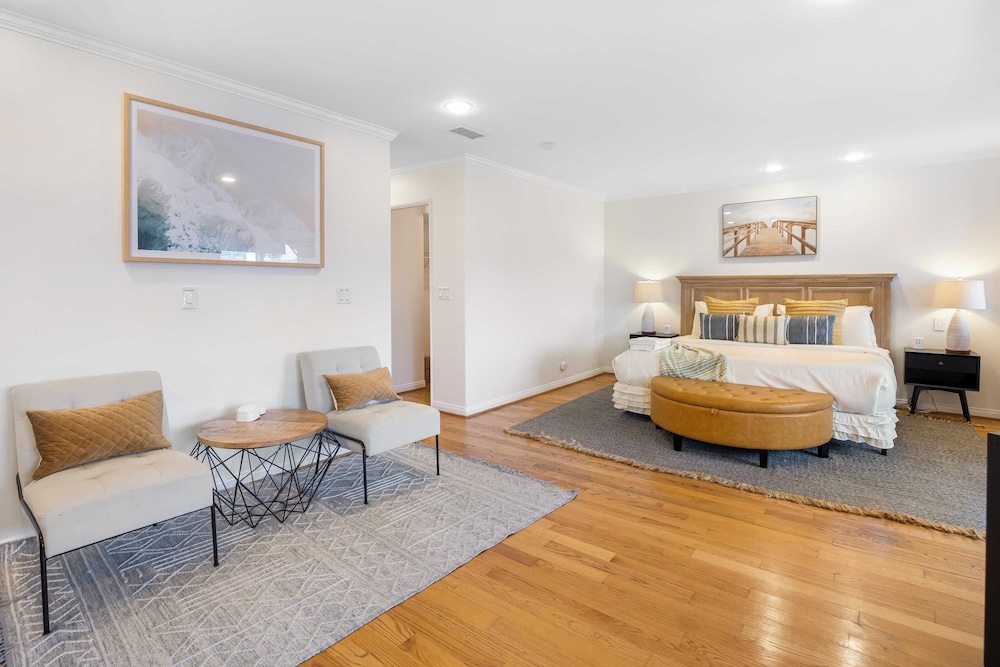 Belmont Shore Retreat Rooftop Lounge, Putting Green & Near 2nd Street Beaches
