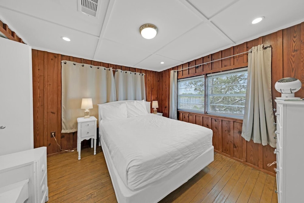 Sealake Cottage