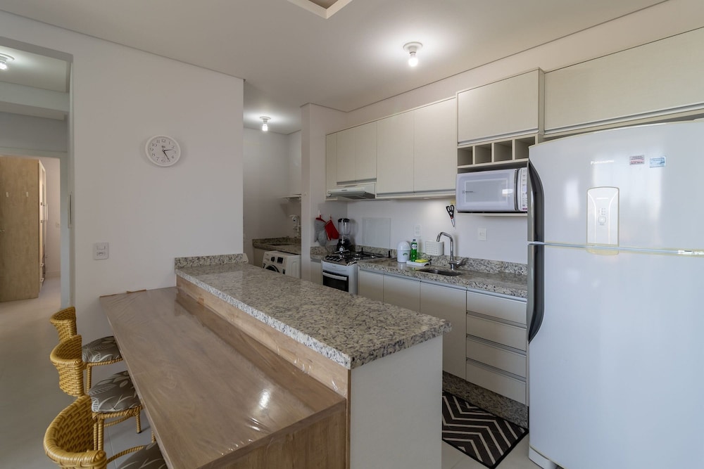 Cozy Apartment 3 Minutes From the Beach Cmi0301