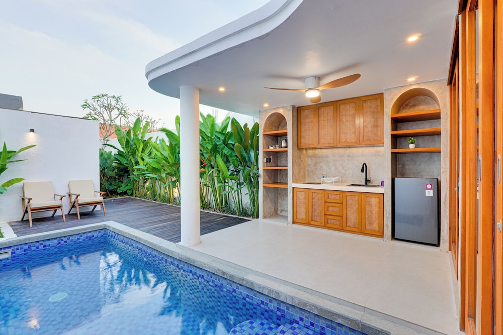 LaLuxe Villa and Residence