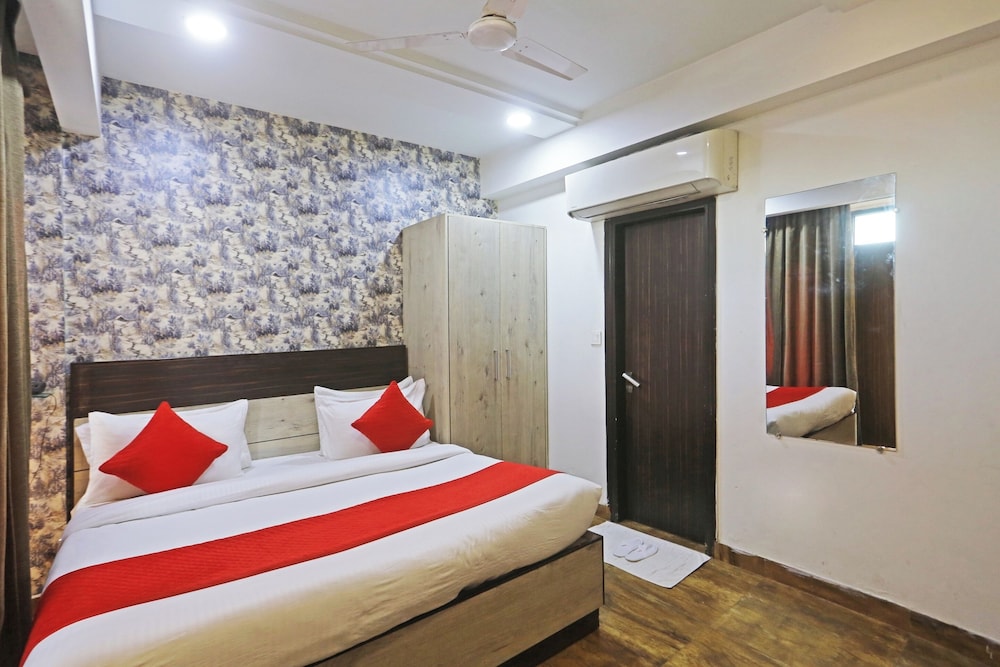 Hotel Aerostar Gold Near Yashobhoomi