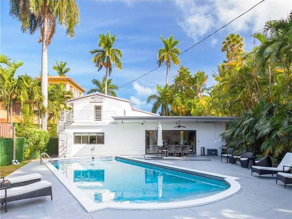5 Bedroom Homes in Miami Beach by TMG - Image 4
