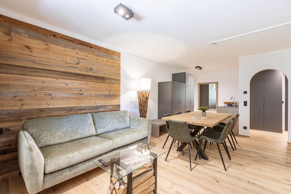 Suite in Saalbach Near ski Area
