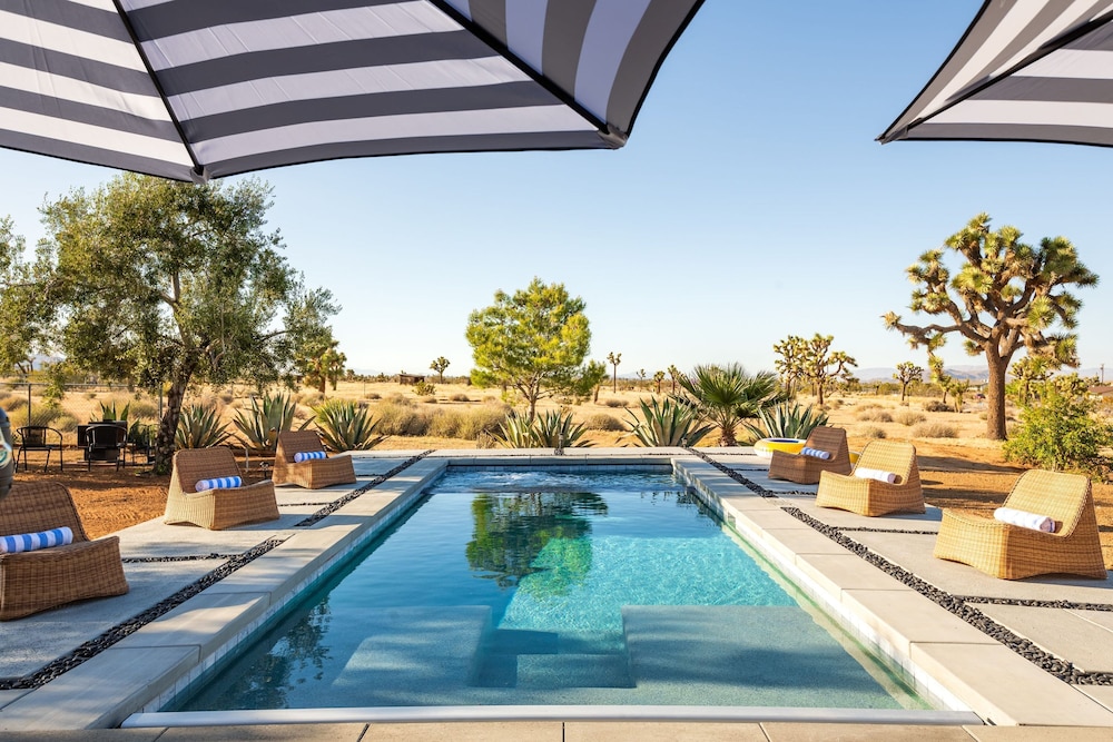 Sunset Grove by Avantstay New Pool Desert Views