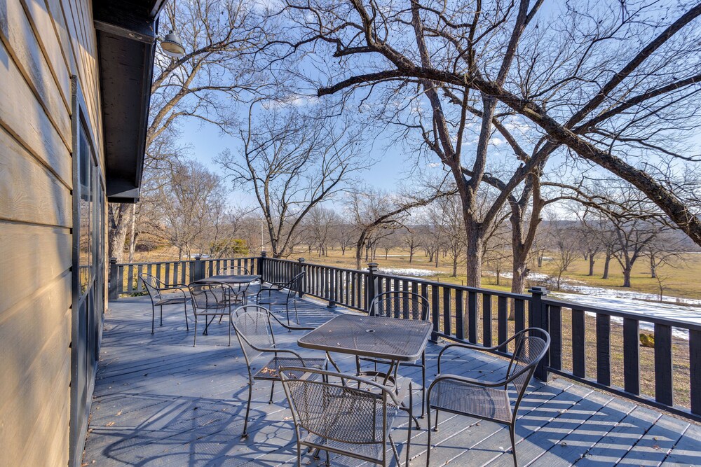 Hike, Fish & Explore: Family Cabin in Sulphur!