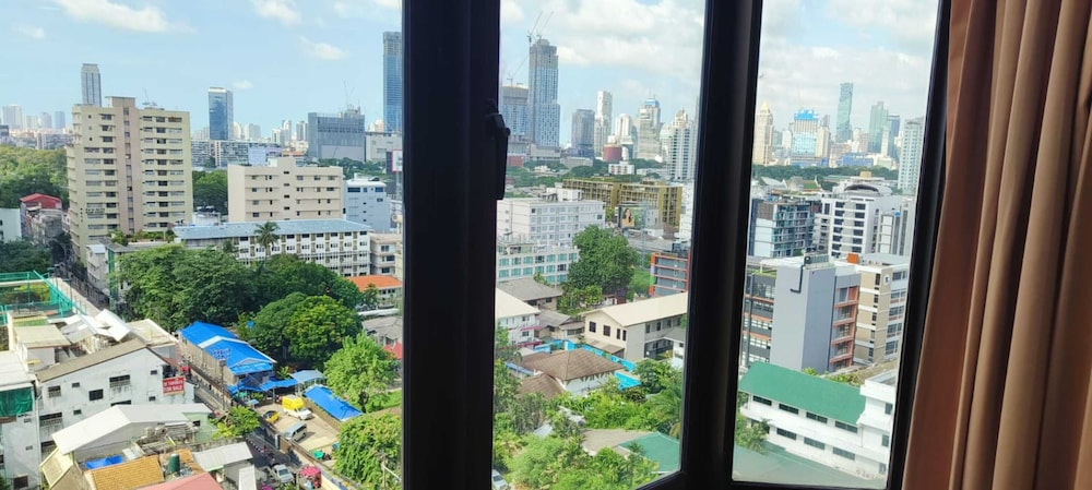 Omni Tower Sukhumvit Nana - Direct