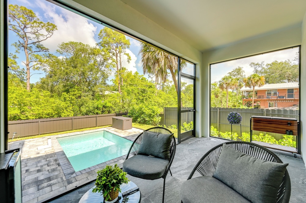 3 Mi to Naples Beach: Luxurious Home w/ Pool!