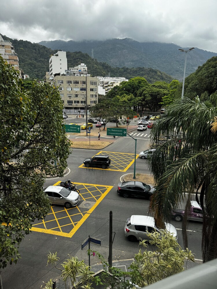 Duplex Leblon com Garagem Vista Cristo - 2 Quartos