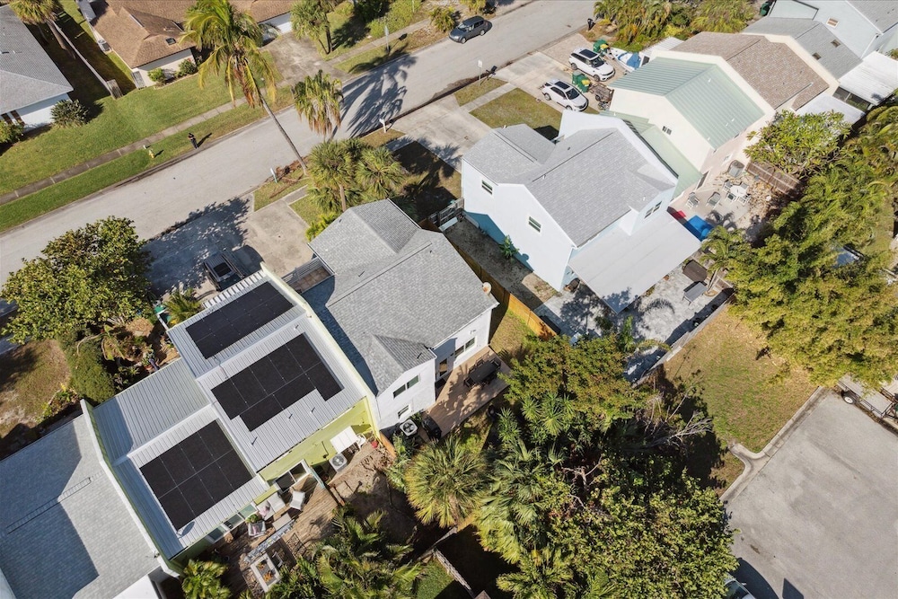 10 Colonial Drive