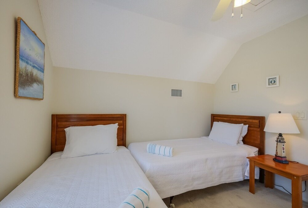 North Beach Paradise 3 Bedroom Townhouse by RedAwning view 4