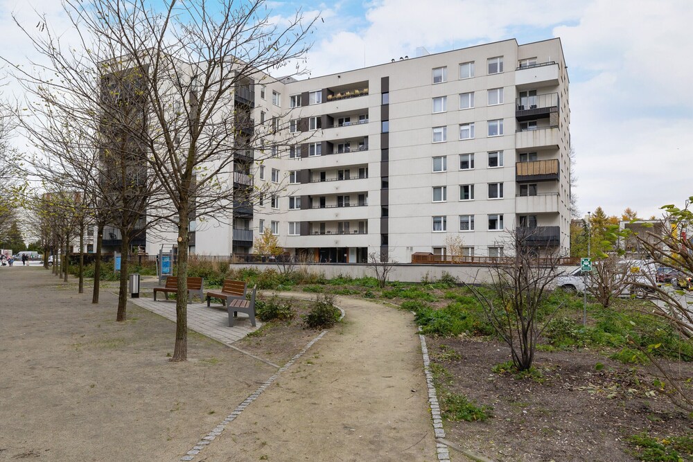 Avia Apartment in Krakow by Renters view 4