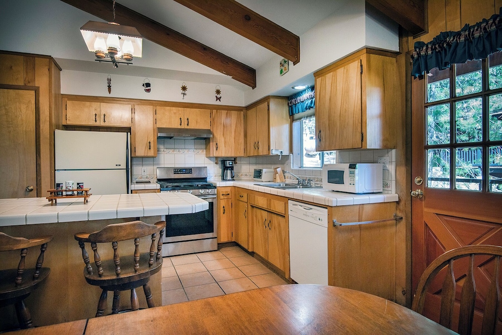 Yosemite Retreat in the Meadows