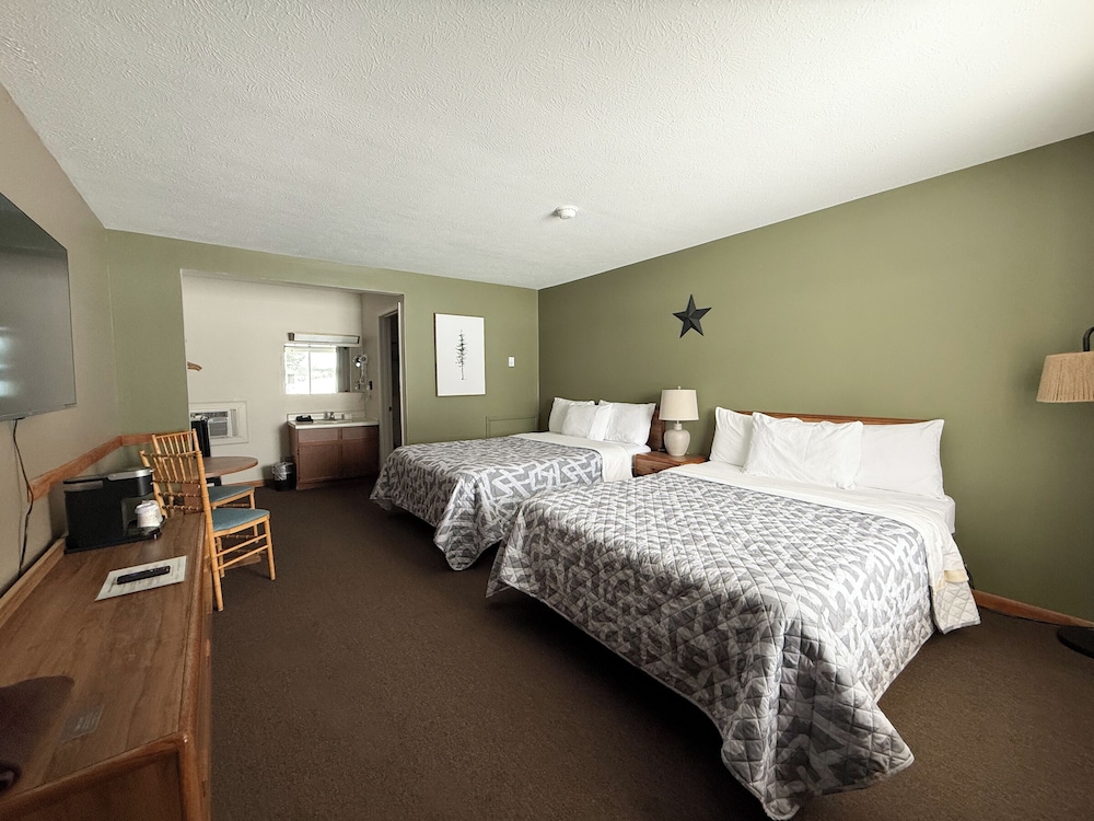 The Trail Inn - Newberry, MI - 13467 M-28