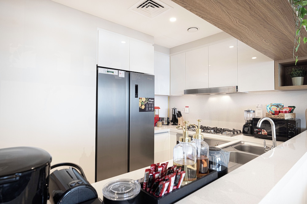 DVH Luxe Retreat 4BR Burj View Apartment