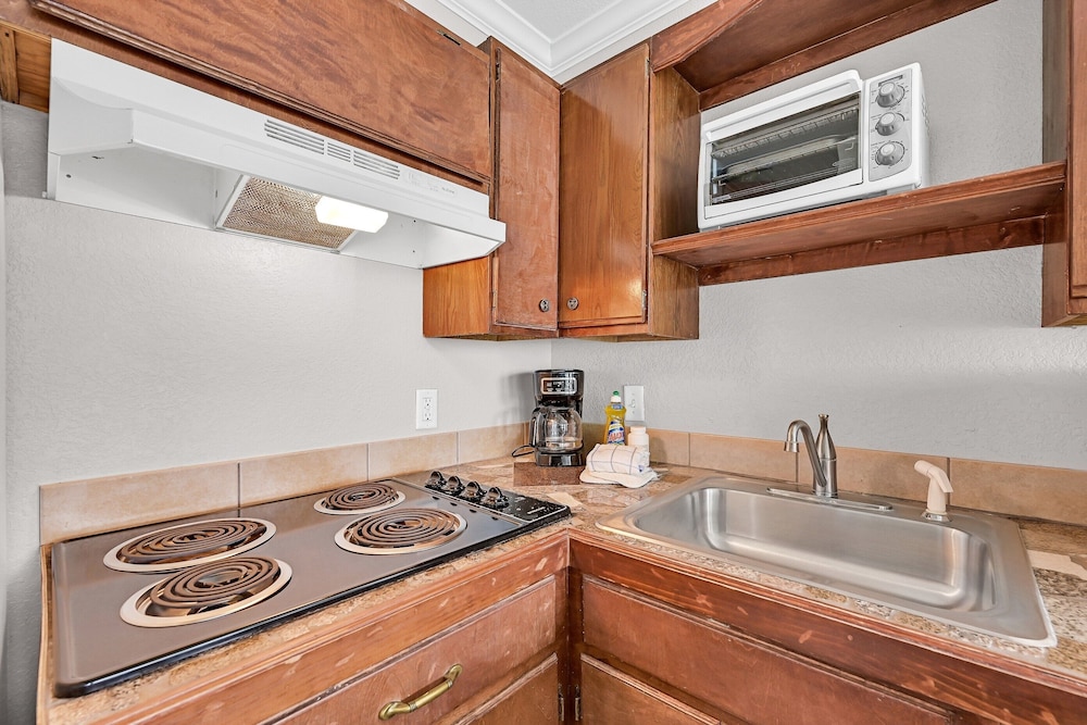 Seascape 2119 1 Bedroom Condo by RedAwning
