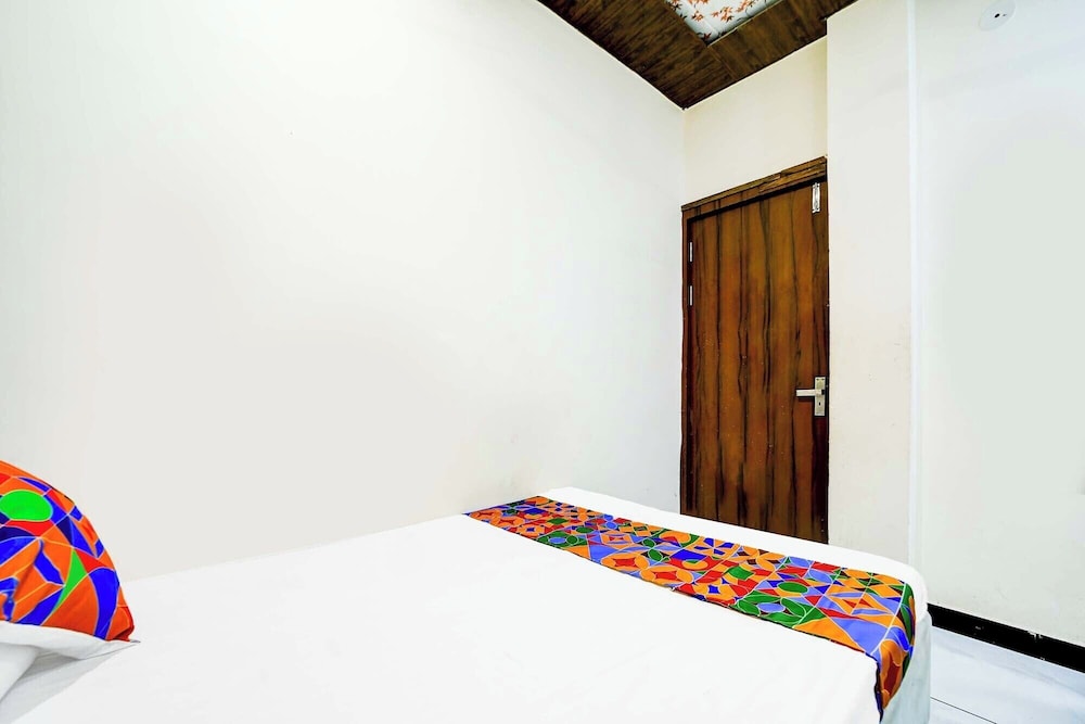 Fabhotel Mahak Palace