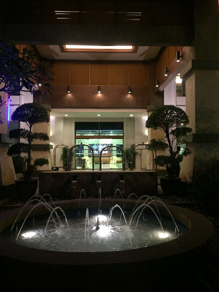CMK & Private Water Chalet
