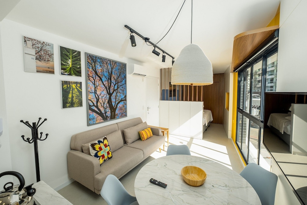 Beautiful and Modern Studio for Couples Stu309