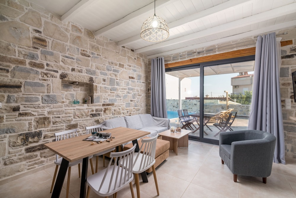Elmara Luxury Villa 3 - Next to the Beach