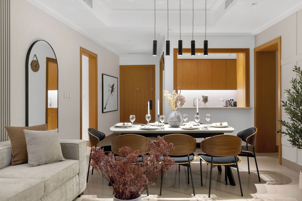 Roomszy Residences - Opera Grand