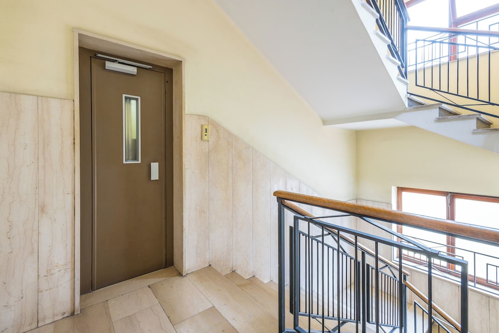 Colonna Classic Style Apartment