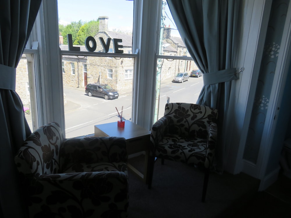 The Queens Arms Hotel