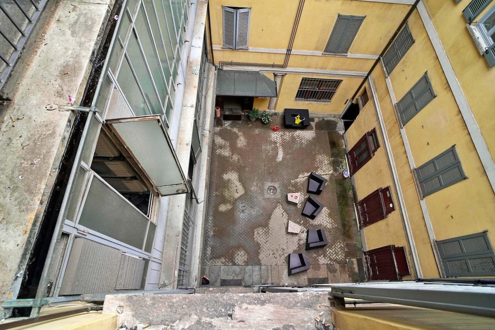 Corso Venezia - Elegant 1 BR apt With Shared Rooftop Terrace in the Heart of Milan