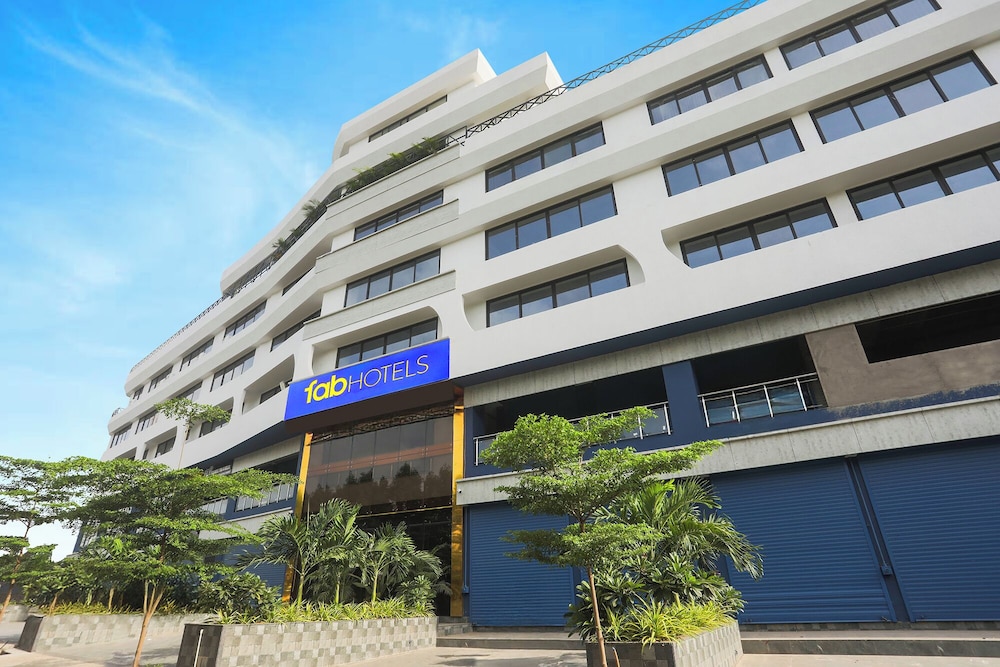 Fabhotel River View