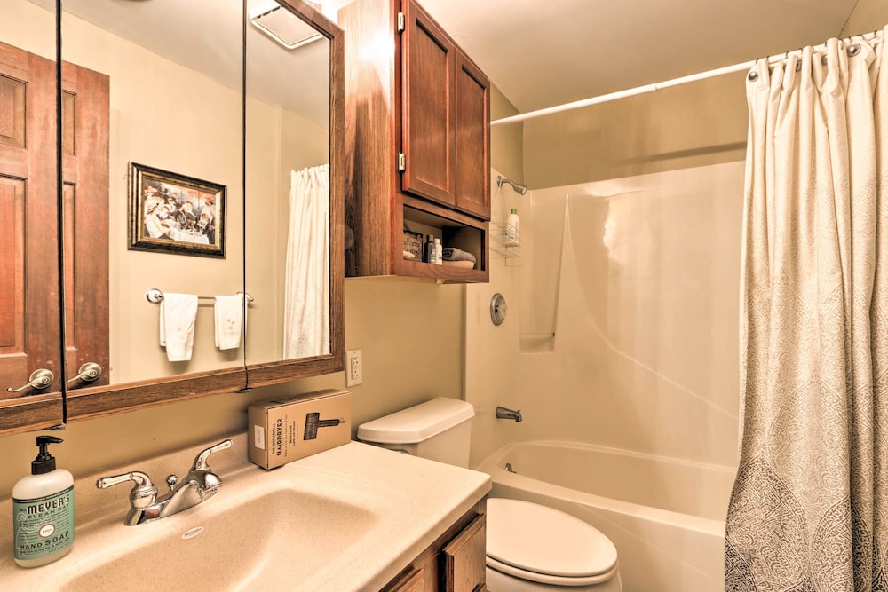 Spacious Home w/ Pond 13 Mi to Columbia! - Property Image 33