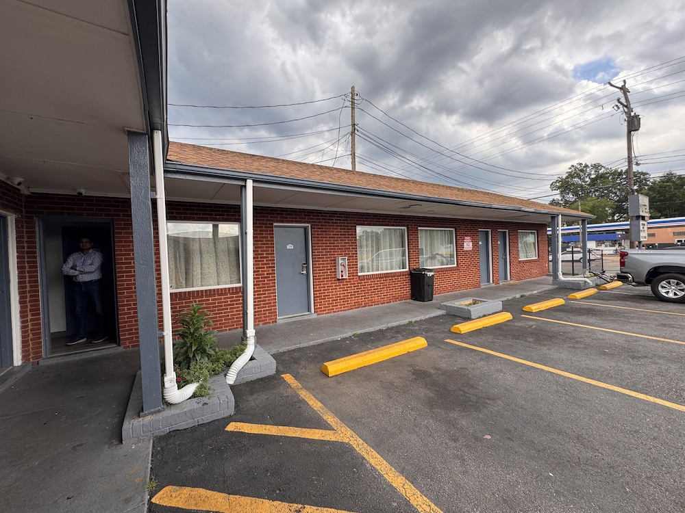 Chamberlayne Motel by Belvilla Richmond North