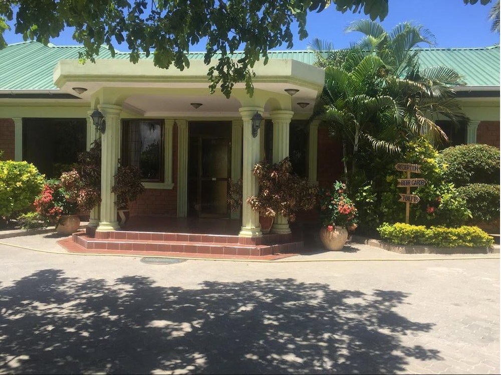 Safari Lodge Kunduchi