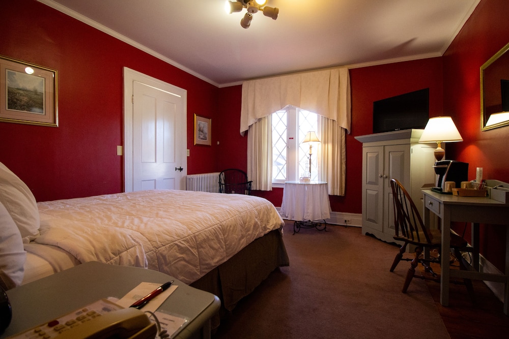 Delamater Inn
