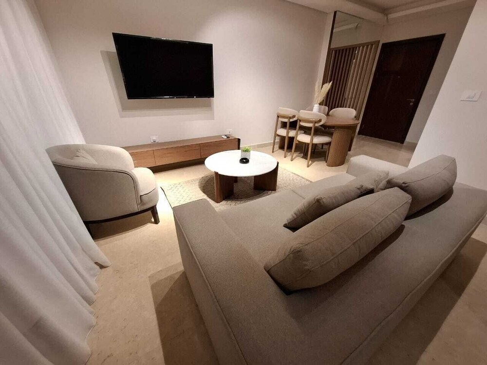 Mynt Stay zed west Residence 2 bedroom E1E213
