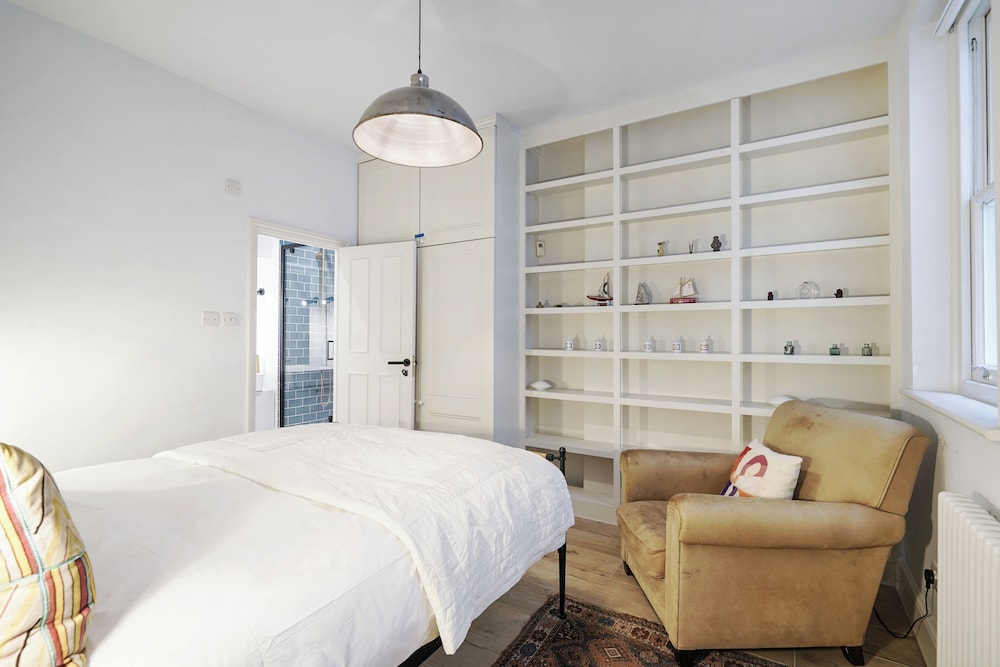 Queen's Gate Gardens Flat