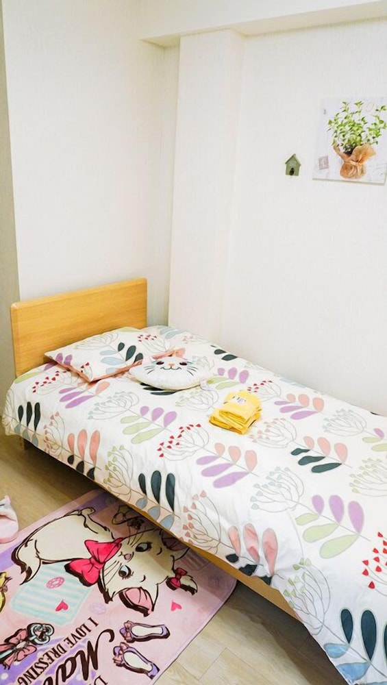 Breeze Shortstay Female Only