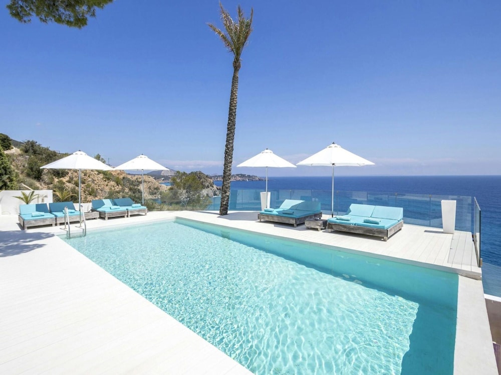 Beautiful Villa With Leisure Activities
