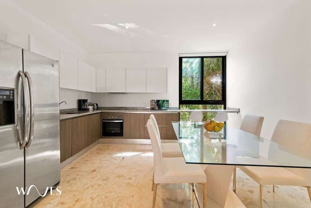 2 Br. Luminous and Spacious Pool View Apt