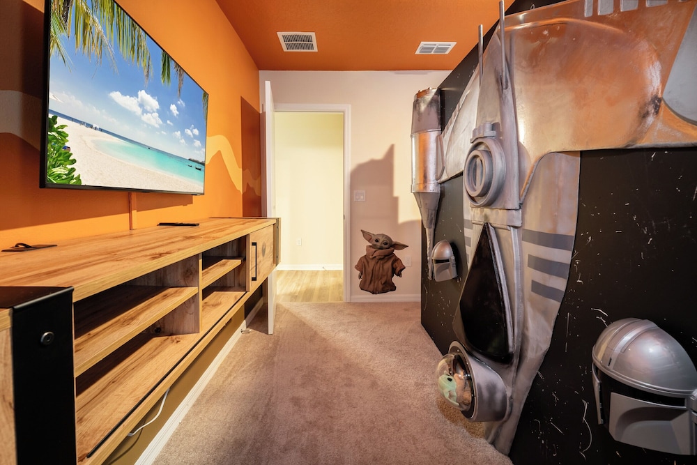 Dazzling New 7BR Villa  Disney Theme Rms