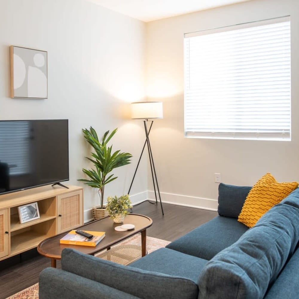 Cozysuites Luxe 1BR in Downtown Cincinnati view 2