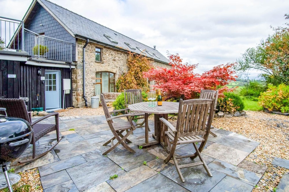 West Barn - 2 Bedroom Cottage - Llandeilo